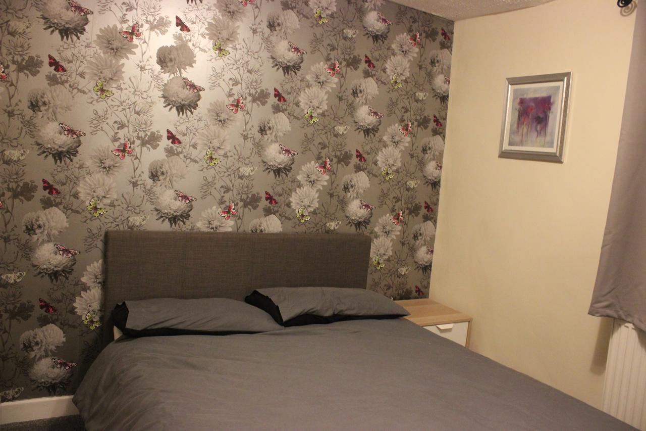 The New Lodge Pontardawe Экстерьер фото